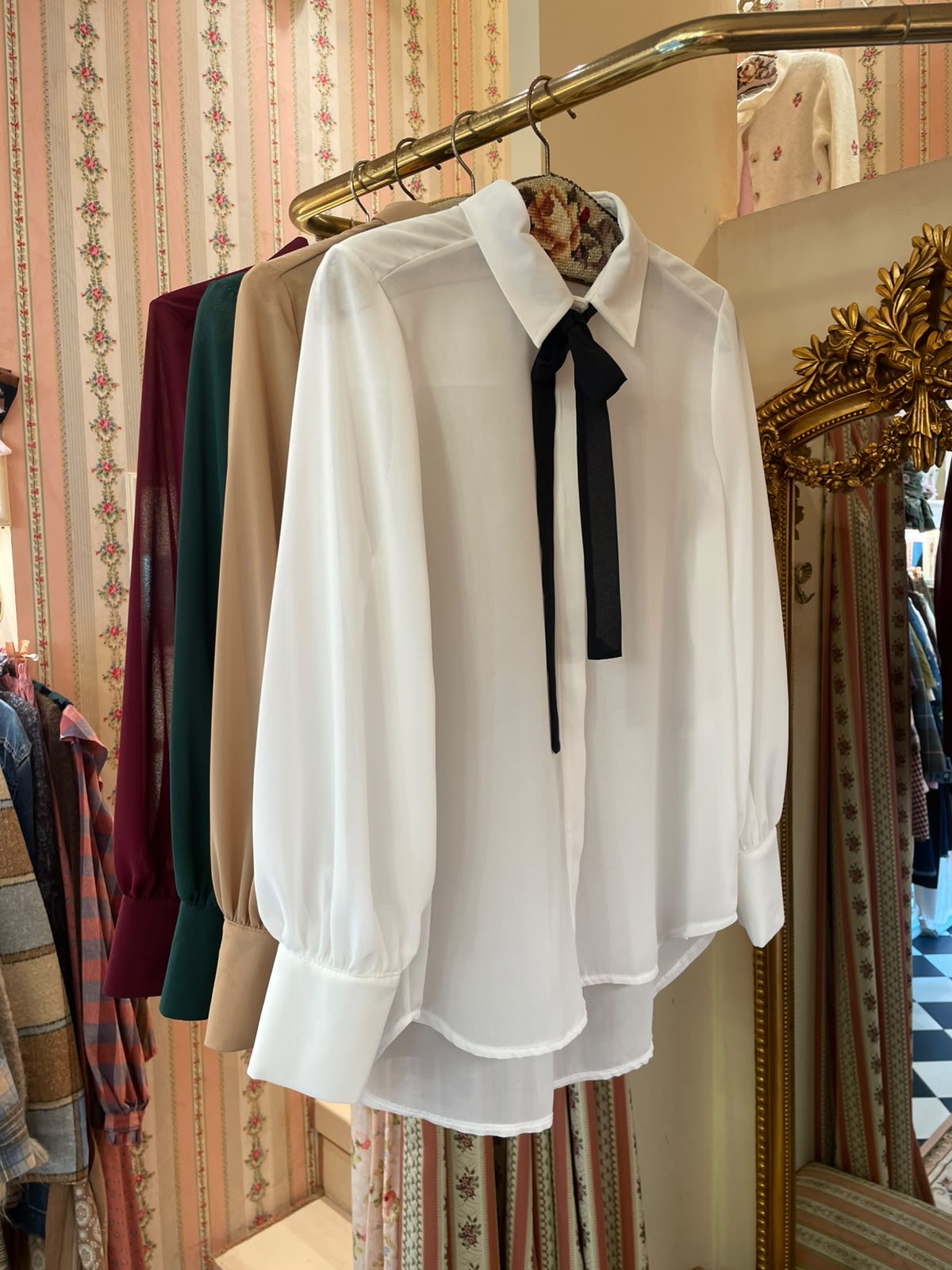 Blusa College