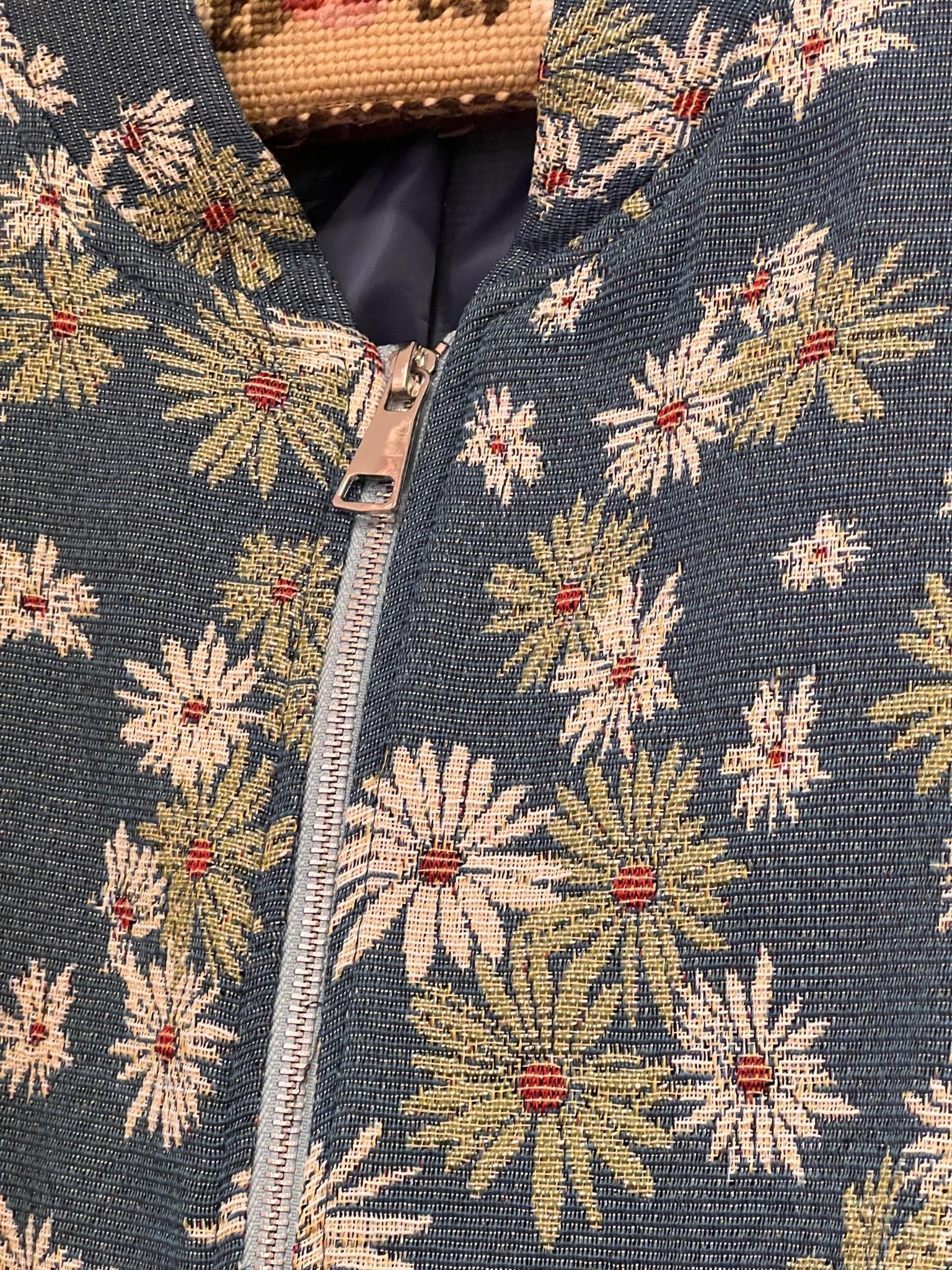 Bomber Bouquet - Carlo Deni