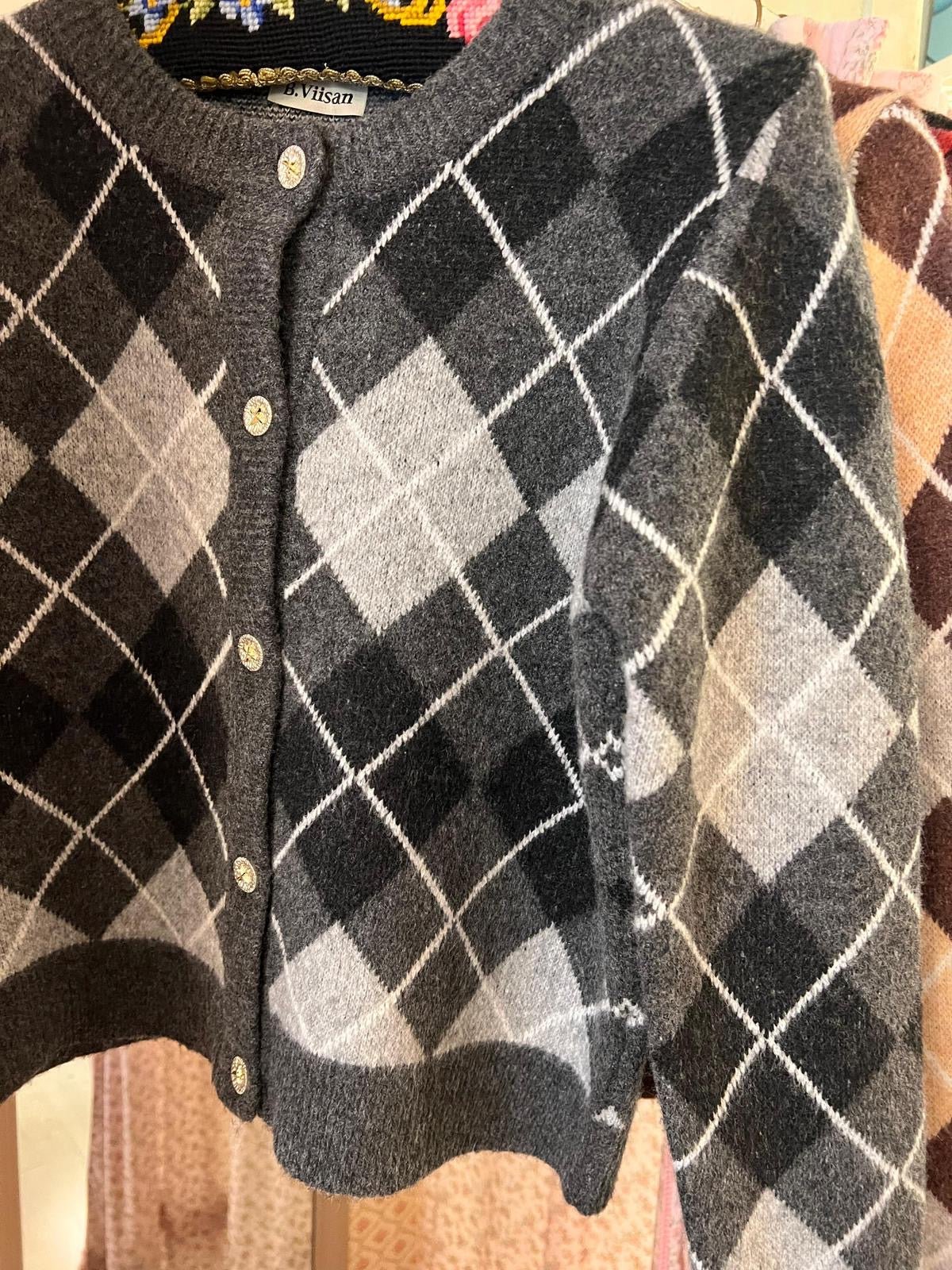 Cardigan College - Carlo Deni