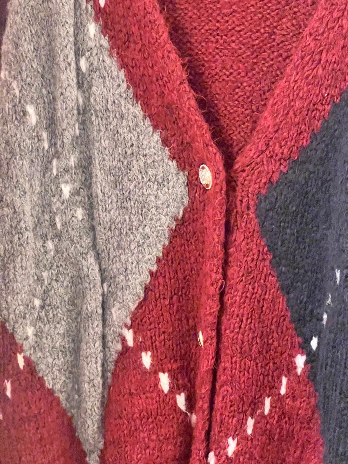 Cardigan over College - Carlo Deni