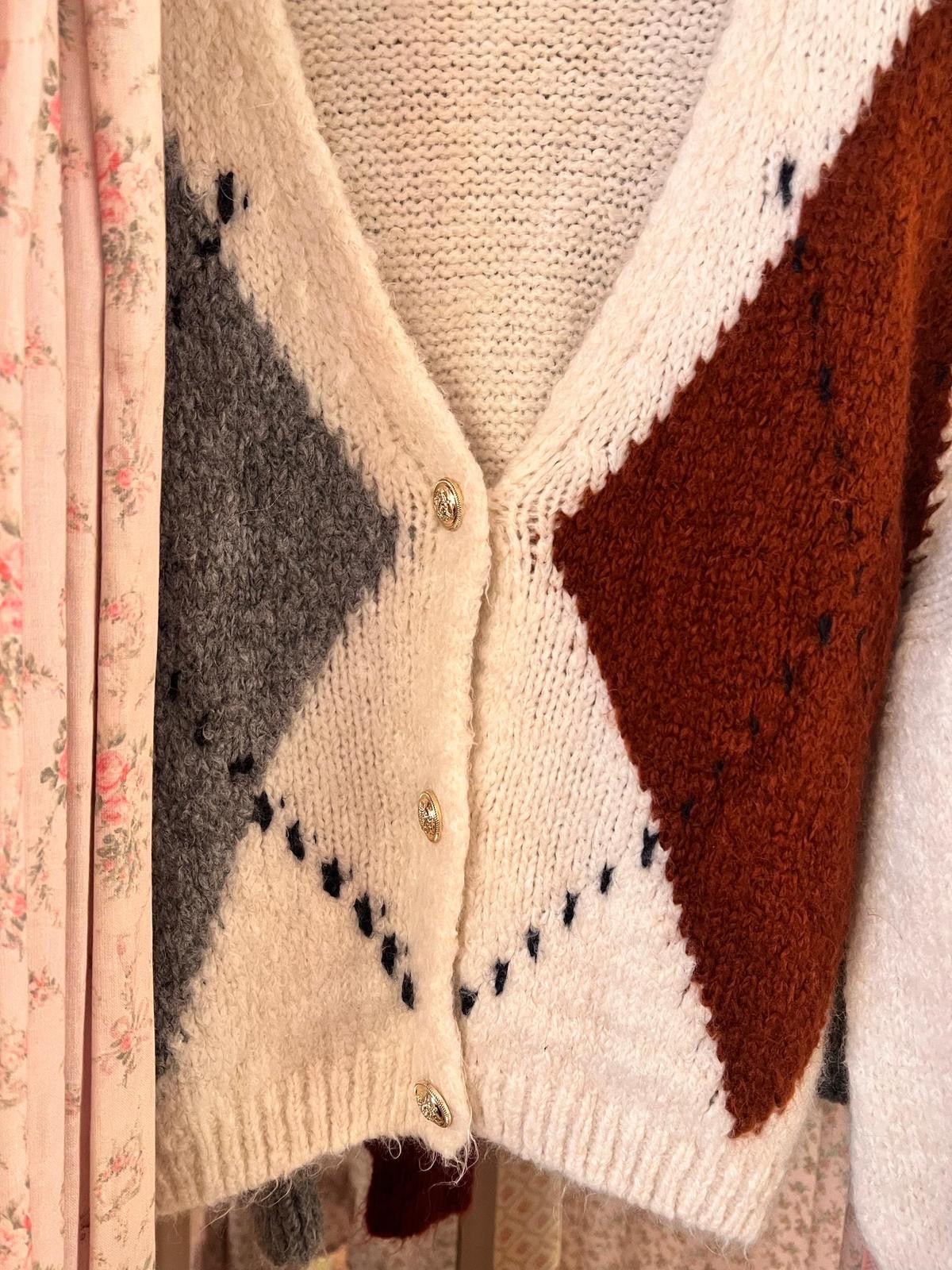 Cardigan over College - Carlo Deni