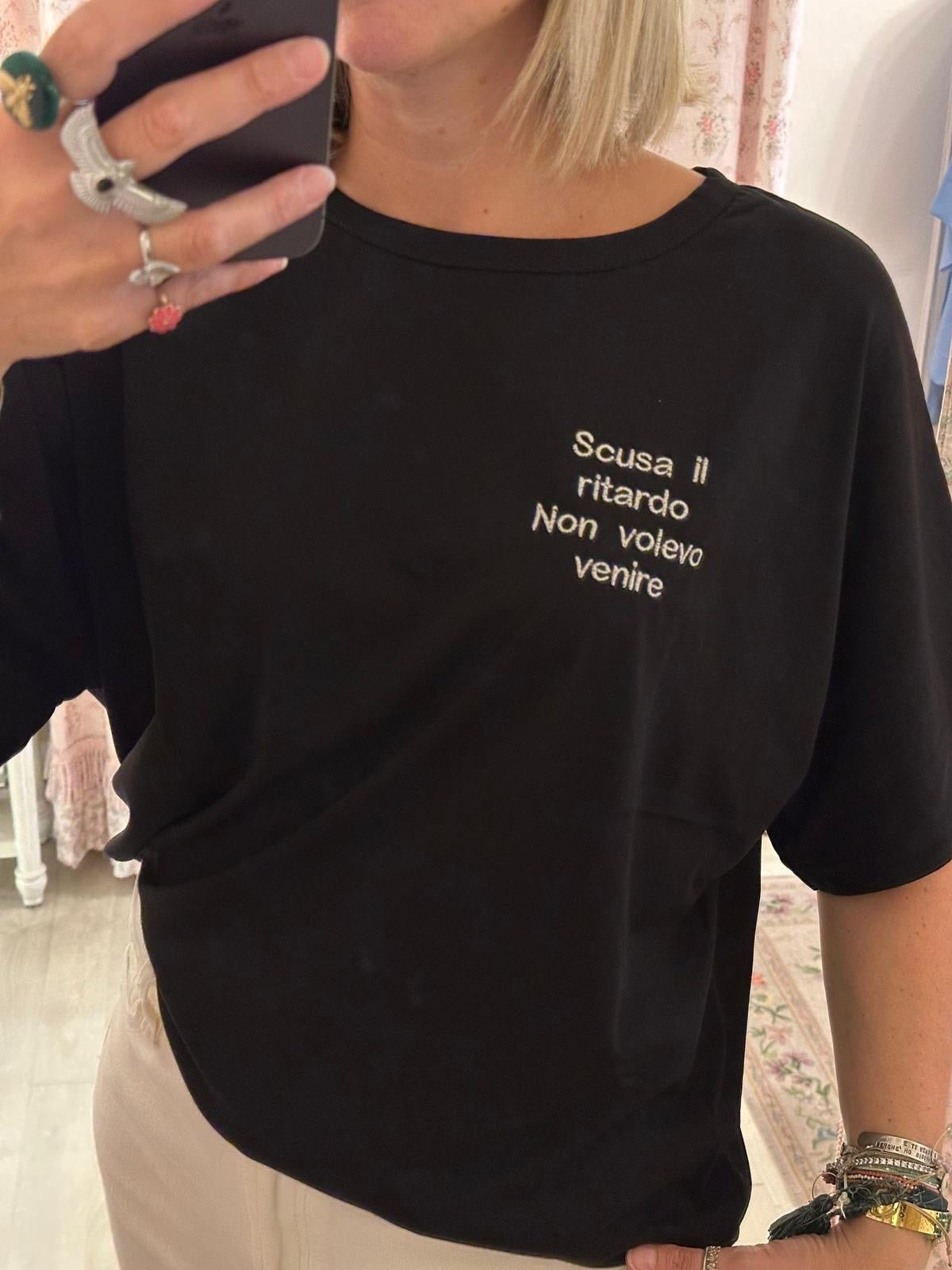 T-shirt Scusa il ritardo non volevo venire - Carlo Deni