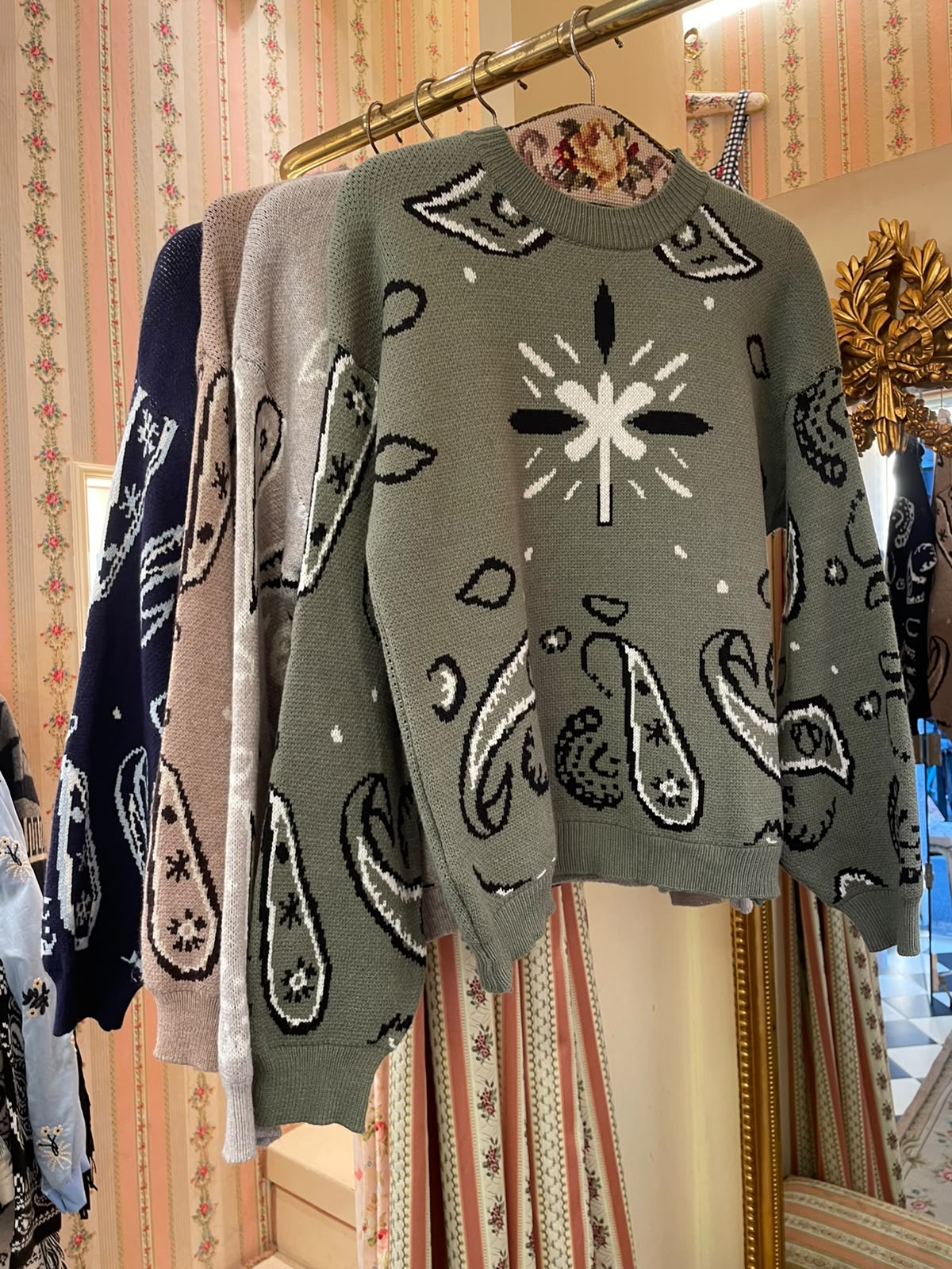 Pull Paisley