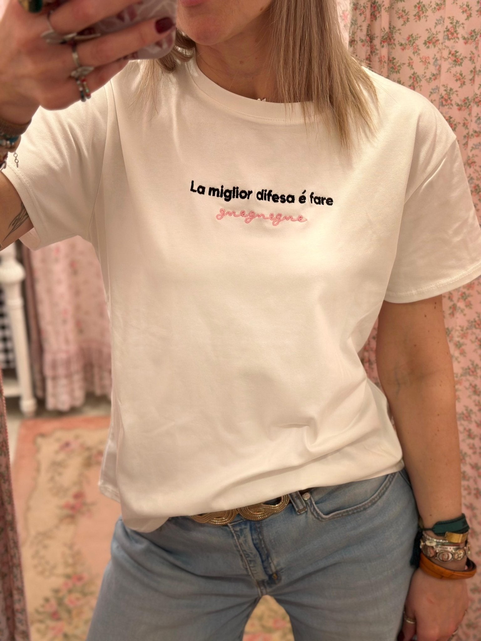 T-shirt La miglior difesa é fare gnegnegne - Carlo Deni