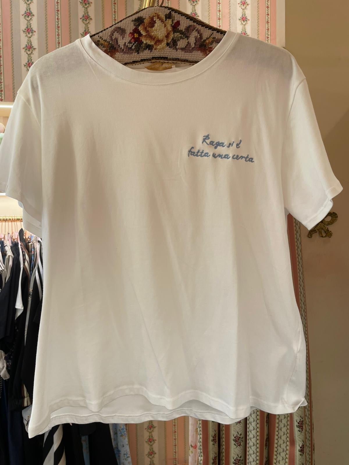 T-shirt Raga si è fatta una certa - Carlo Deni