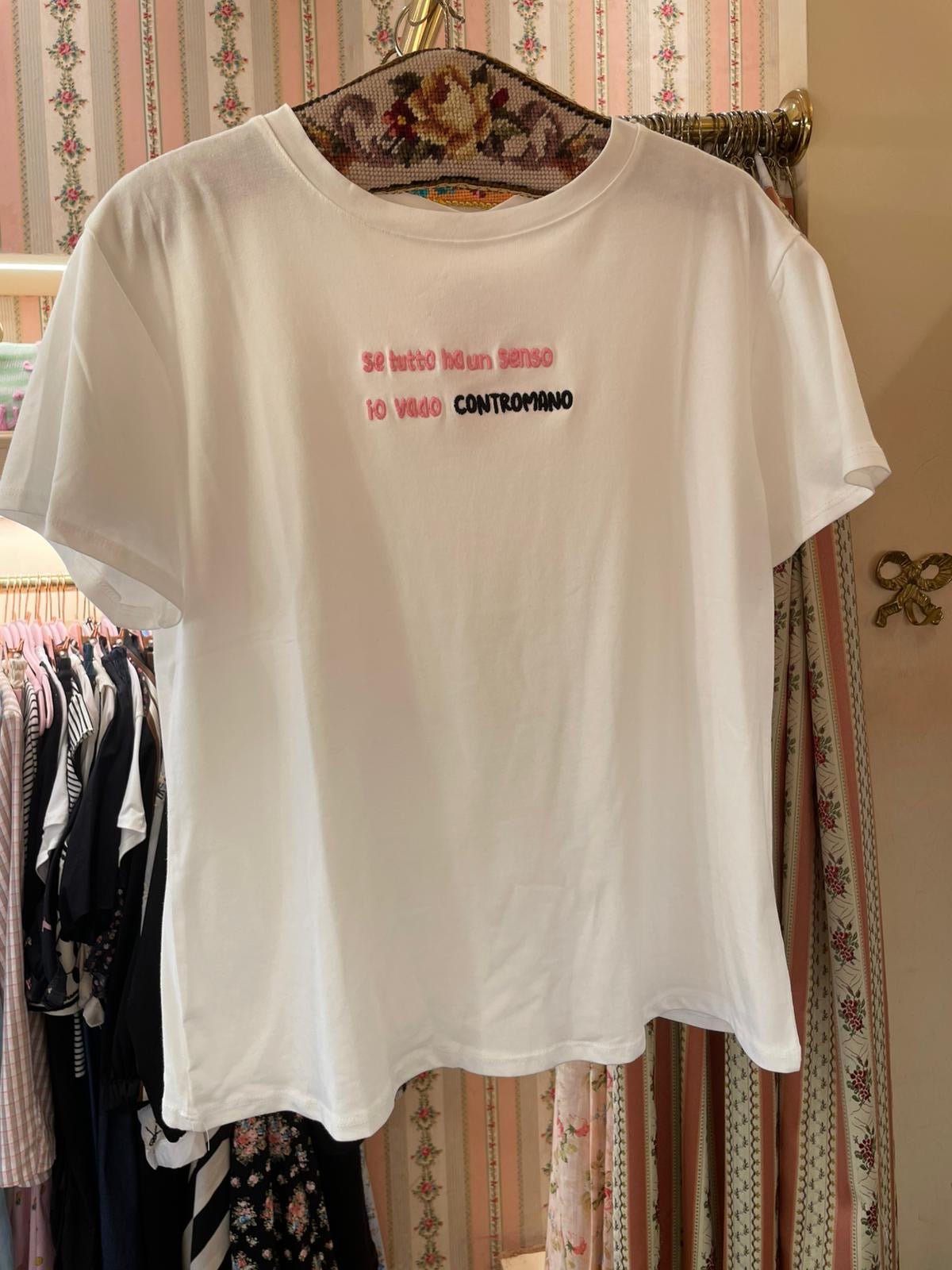 T-shirt Se tutto ha un senso io vado contromano - Carlo Deni